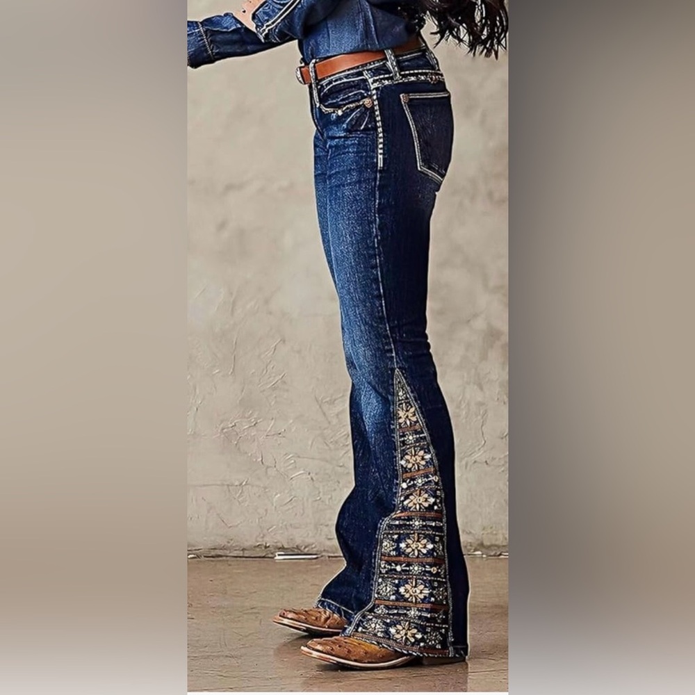 Flamingals Floral Embroidery Mid Waist Bootcut/Flare Jeans Size XS NWT